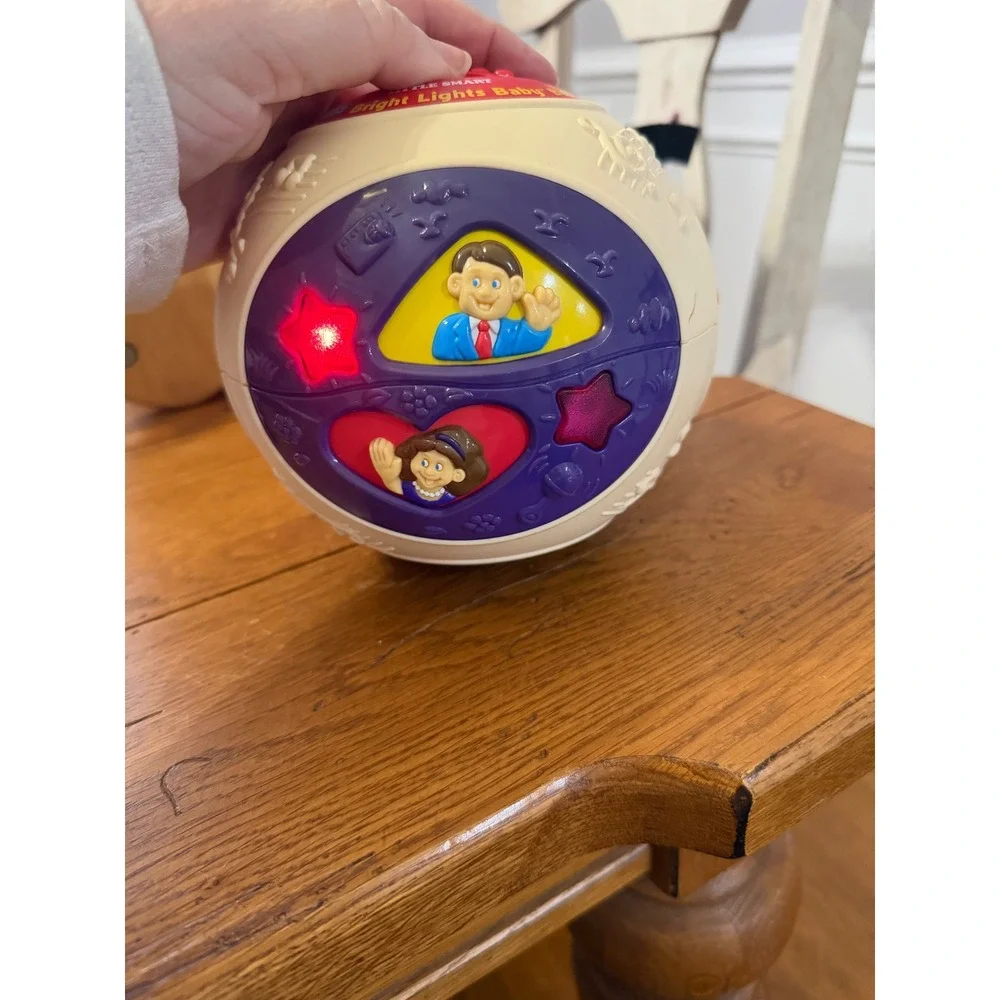 VTech Little Smart‎ Bright Lights Baby Ball Musical Interactive Toy